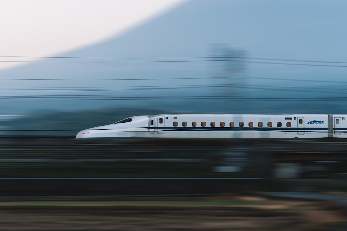 High-speed rail car body — lightweight aluminum