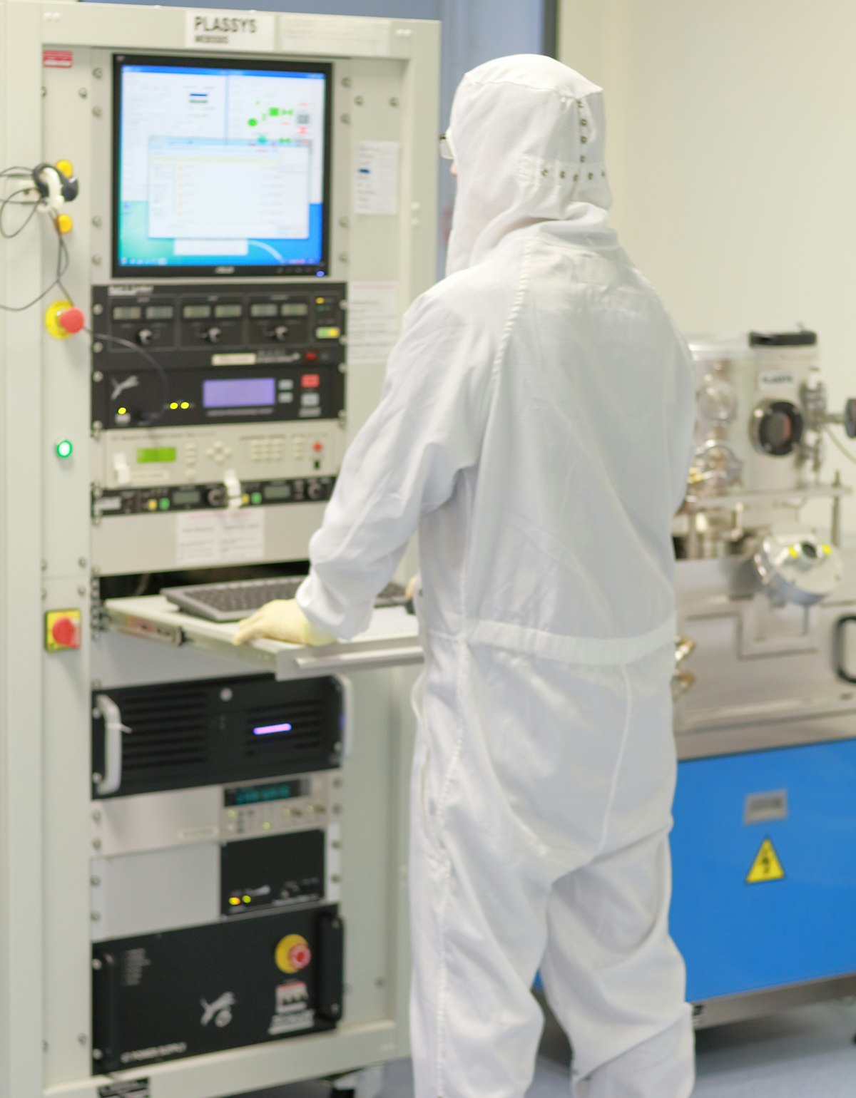Semiconductor vacuum chamber — UHV aluminum